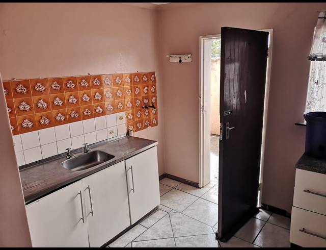 3 BEDROOM HOUSE TO LET IN RIDGE PARK
